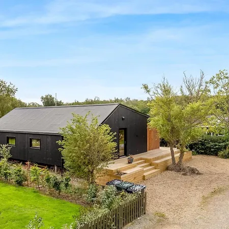Munibert - 100m From The Sea By Interhome *
